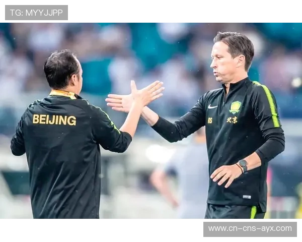 法兰克福临时主帅施密特：备战勒沃库森强调防守稳定性